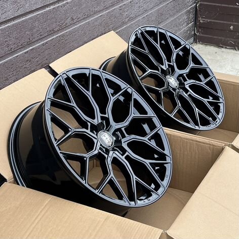 Литые диски Vossen HF2 8×R18 5×114.3