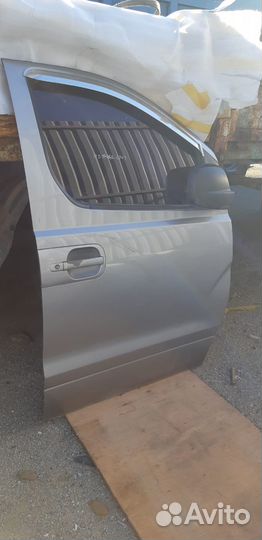 Дверь передняя правая Hyundai Grand Starex 760044H