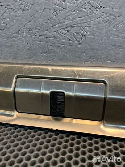 Накладка замка багажника задняя Porshe Panamera