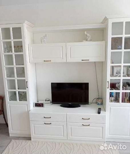 Элегантная тумба под тв