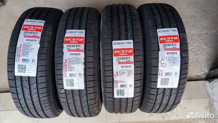 Kumho Ecsta HS52 215/50 R17 95W