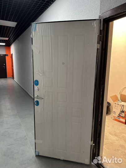 Металлическая дверь бу из новостроек