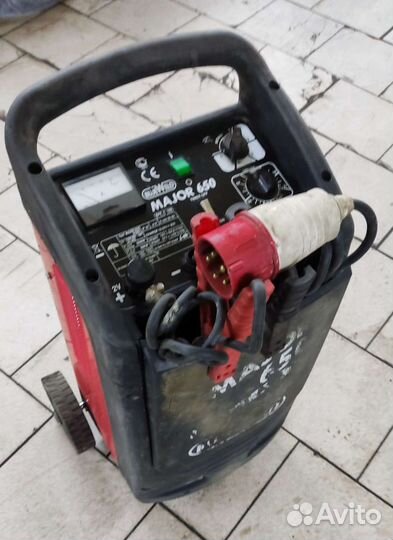 Пуско-зарядное устройство