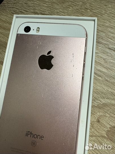 iPhone SE, 32 ГБ