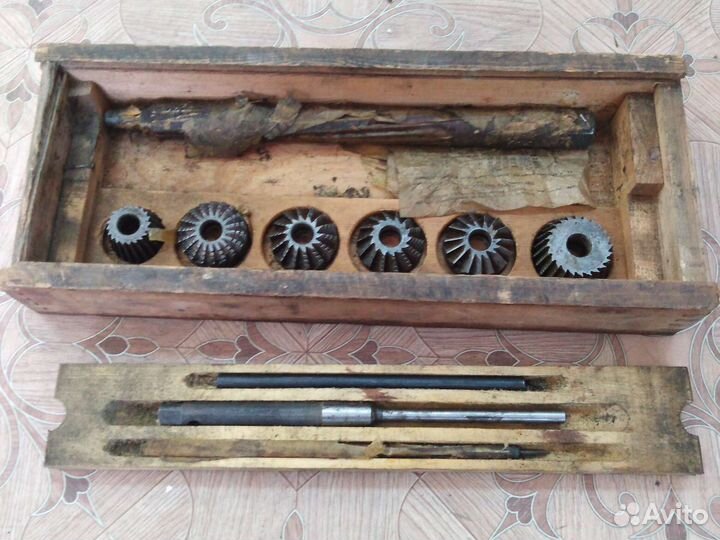 Набор инструментов для ремонта тракторных моторов