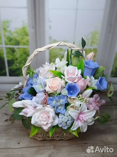 Корзина с цветами