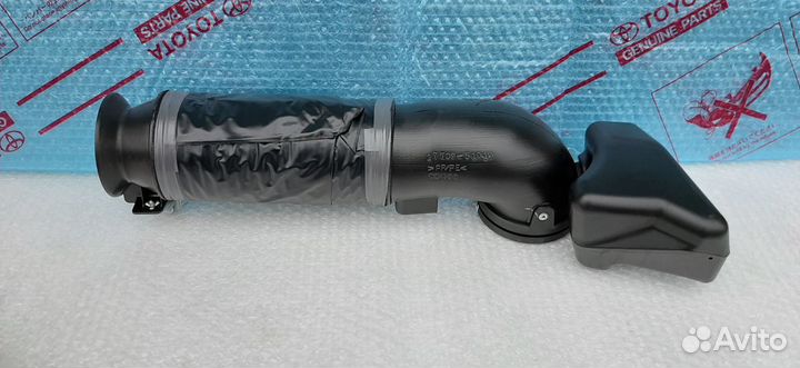 Патрубок воздушного фильтра Toyota 200