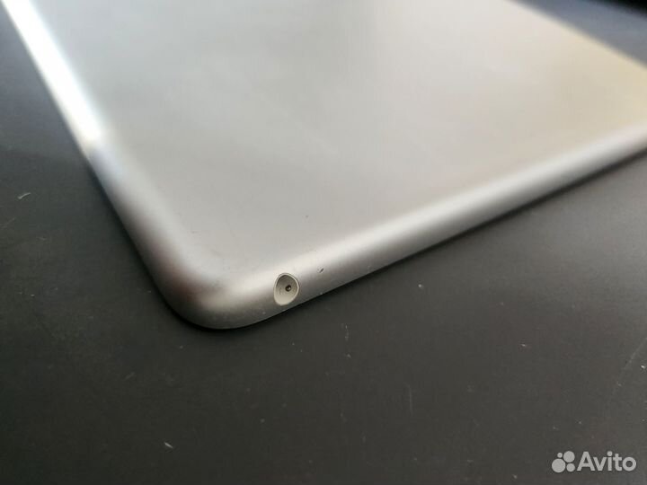 Apple iPad 9.7-inch 6th generation (2018) A1893