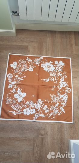 Салфетка- скатерть большие 80*80