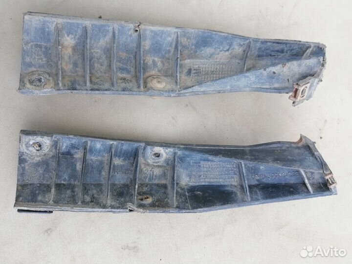 Кронштейн заднего бампера Renault 19 1992-2002