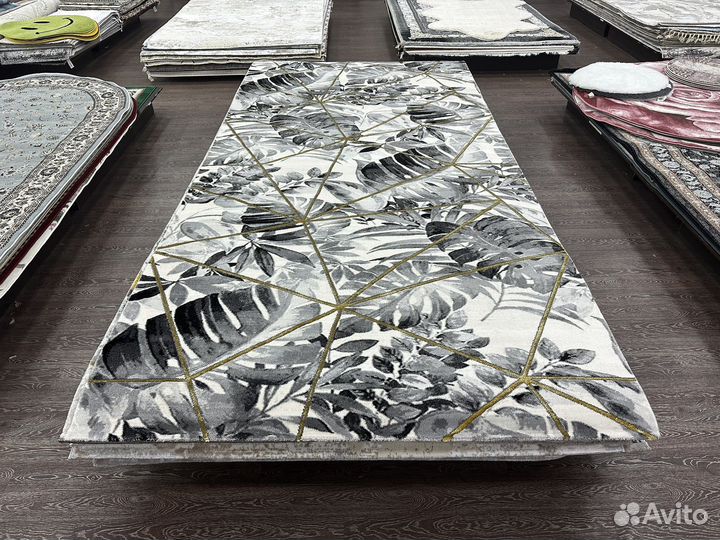 Ковер новый 2х4 современный