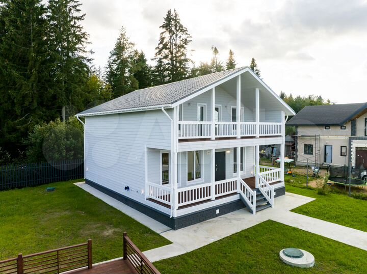 Коттедж 194 м² на участке 10 сот.