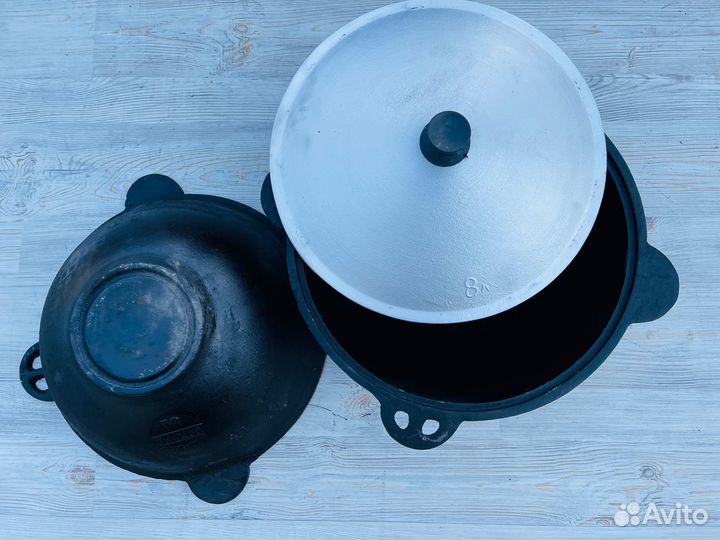 Казан чугунный 8 литров плоское дно обожжённый Vip