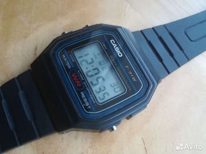 Часы Casio