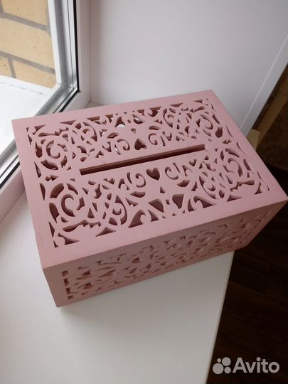Ящик деревянный резной