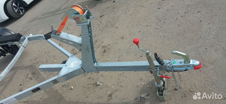 Лодочный прицеп 