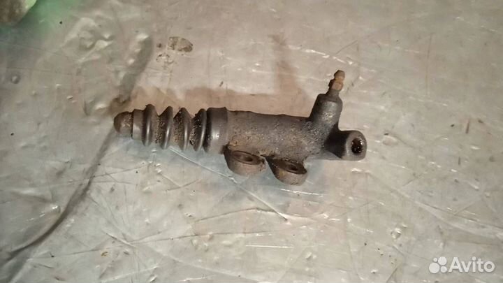 Цилиндр сцепления рабочий Mazda Premacy CP 2000