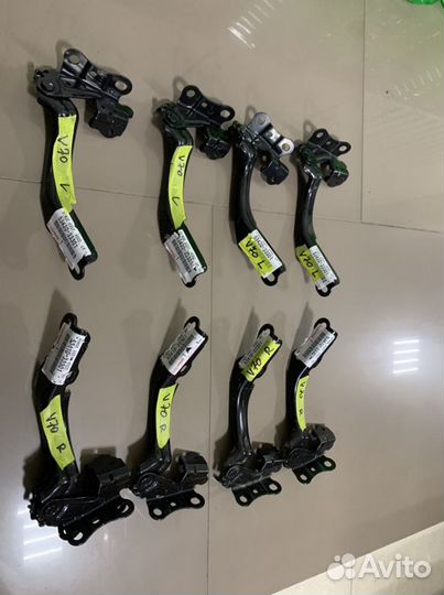 Петли капота Toyota Camry v70