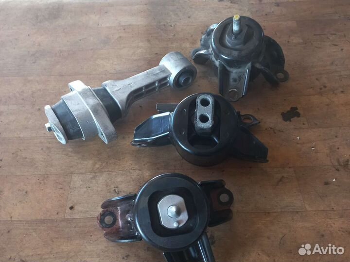 Подушка двигателя kia rio 3