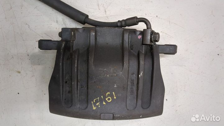 Суппорт левый передний Dodge Charger 2014