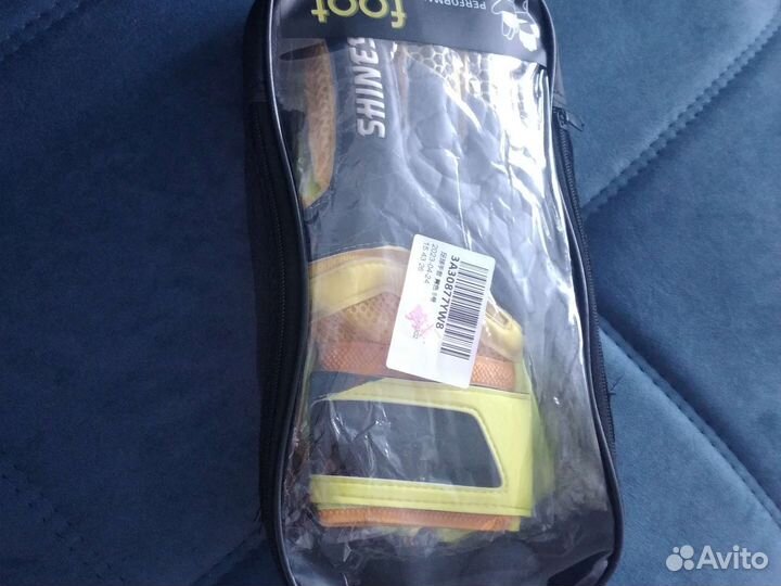 Вратарские перчатки