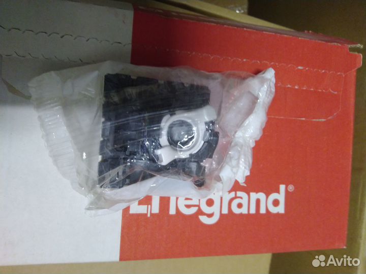 Розетка компьютерная RJ45 Legrand mosaic