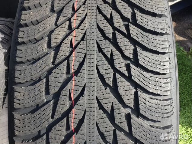 Nokian Tyres Hakkapeliitta R3 275/40 R21