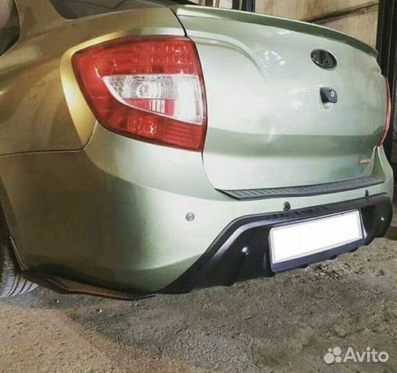 Продам накладку на задний бампер granta седан