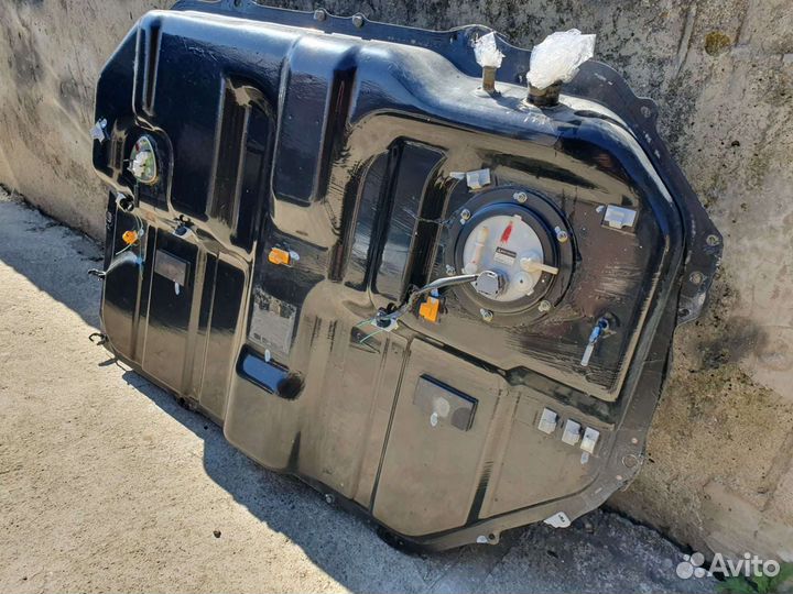 Бак топливный для Mitsubishi Grandis