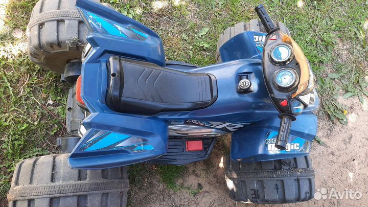 Детский квадроцикл на аккумуляторе