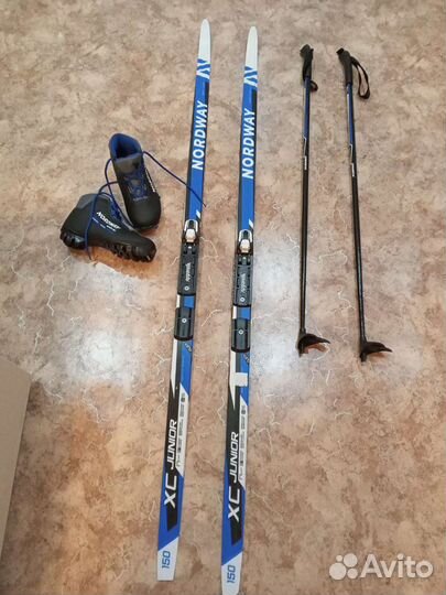 Беговые лыжи детские с ботинками и палками