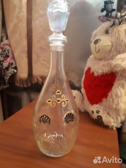 Графин,стаканы,тарелки