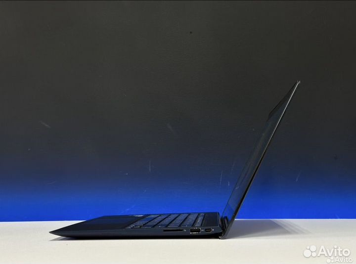 Asus Сенсор 2K IPS Core i5 8G озу SSD Металл