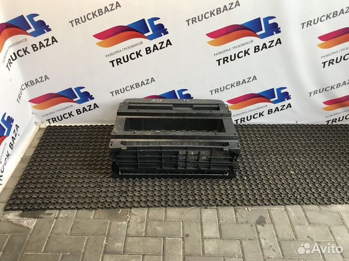 Вещевой ящик нижний Mercedes-Benz Actros