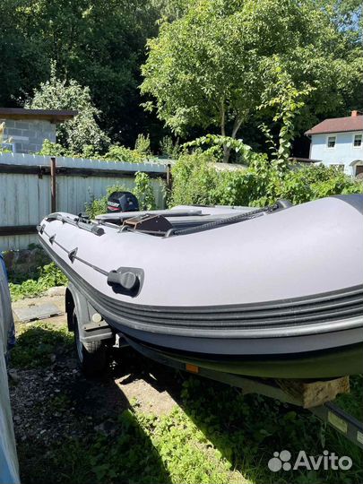 Лодка с мотором