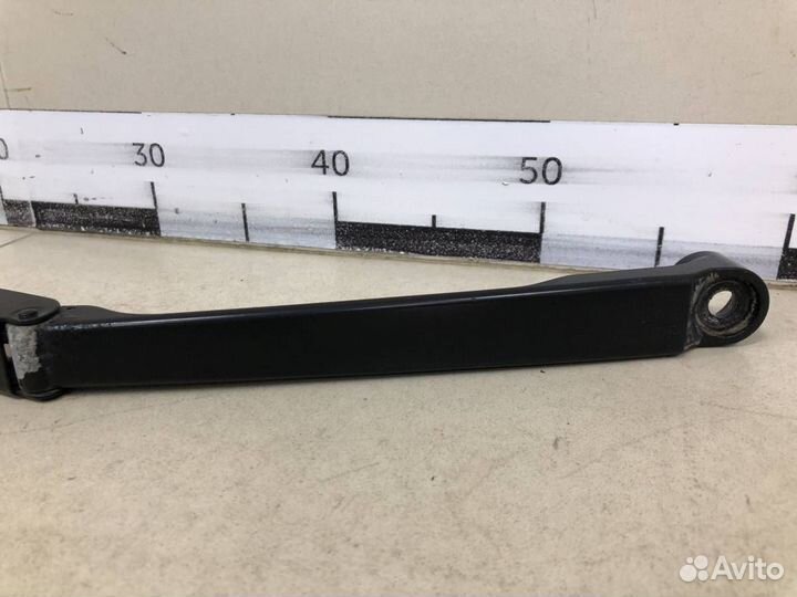 Поводок стеклоочистителя передний правый Toyota Ca