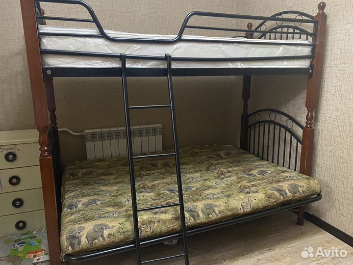 Двухъярусная кровать с диваном бу