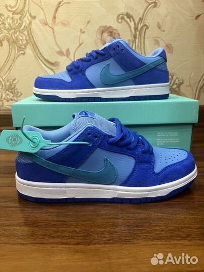 Nike SB Dunk Low Blue Raspberry