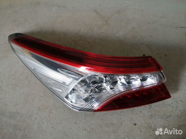 Фонарь задний левый Toyota Camry 70