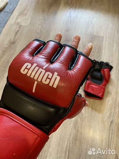 Перчатки для кикбоксинга