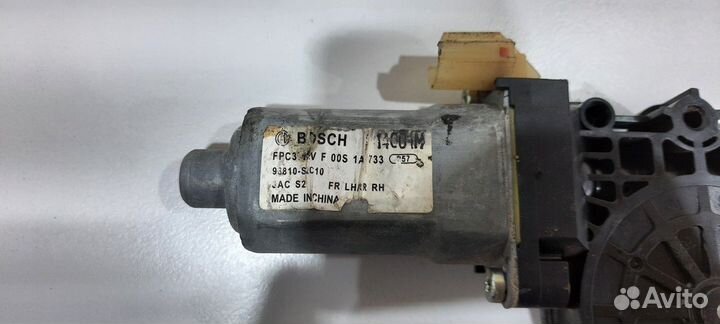 Моторчик стеклоподъемника передний левый