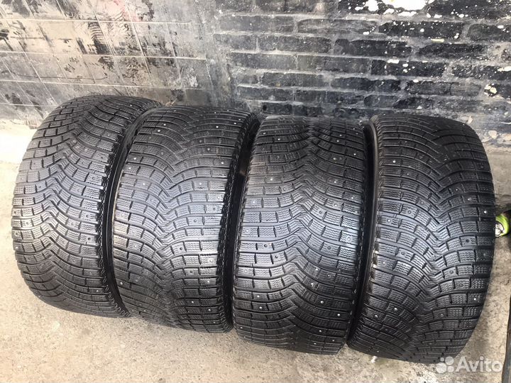 Michelin X-Ice North XIN2 275/40 R21 и 305/35 R21 109T