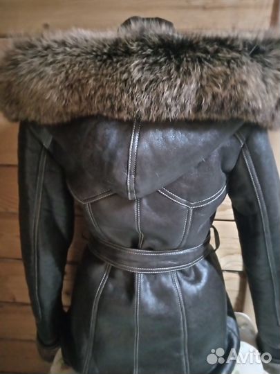 Дубленка женская 42/44 укороченная