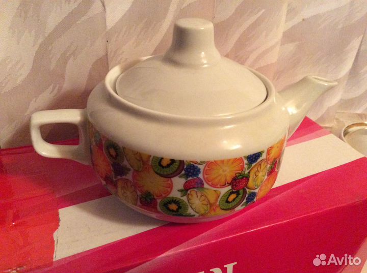 Чайник и сахарница маленького объема(для одного)