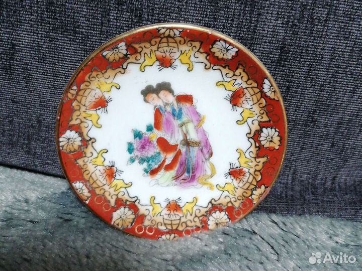 Китайские коллекционное тарелочки