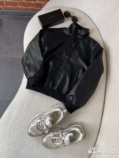 Бомбер женский