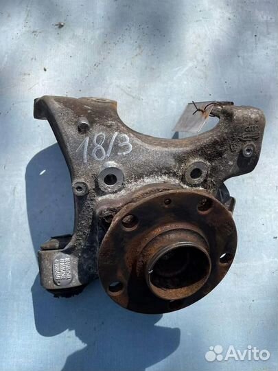 Кулак поворотный задний правый 4F0505434H