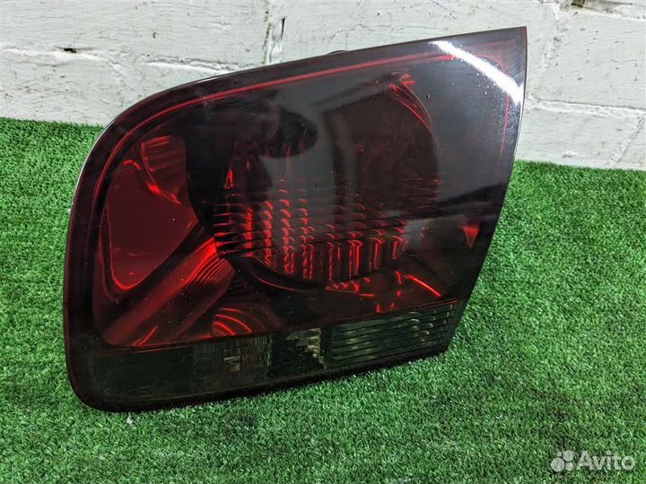Фонарь задний внутренний правый volkswagen Touare