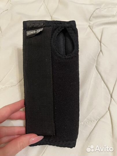 Ортез на лучезапястный сустав правый