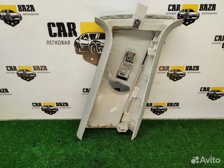 Обшивка стойки центральной левой (накладка) Volkswagen Golf V 1K0868311